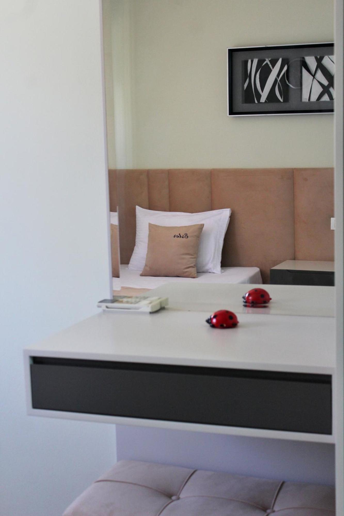 Essy'S Apartment Korcza Zewnętrze zdjęcie
